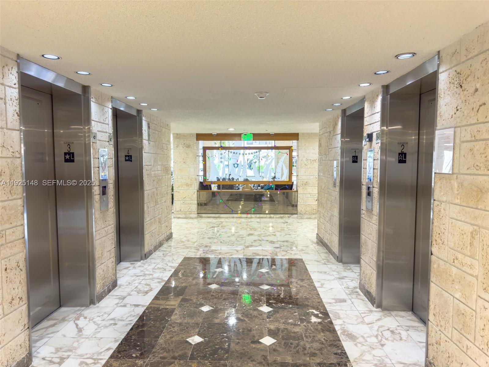 WINSTON TOWERS 500 CONDO - Residential