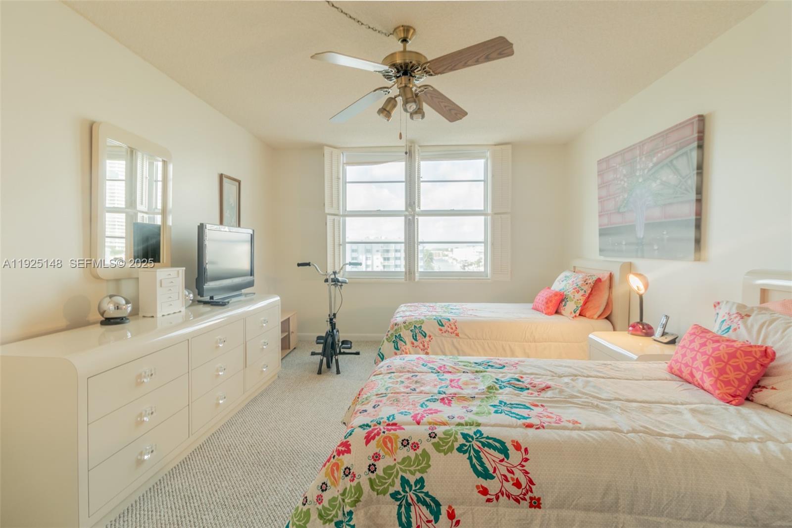 WINSTON TOWERS 500 CONDO - Residential