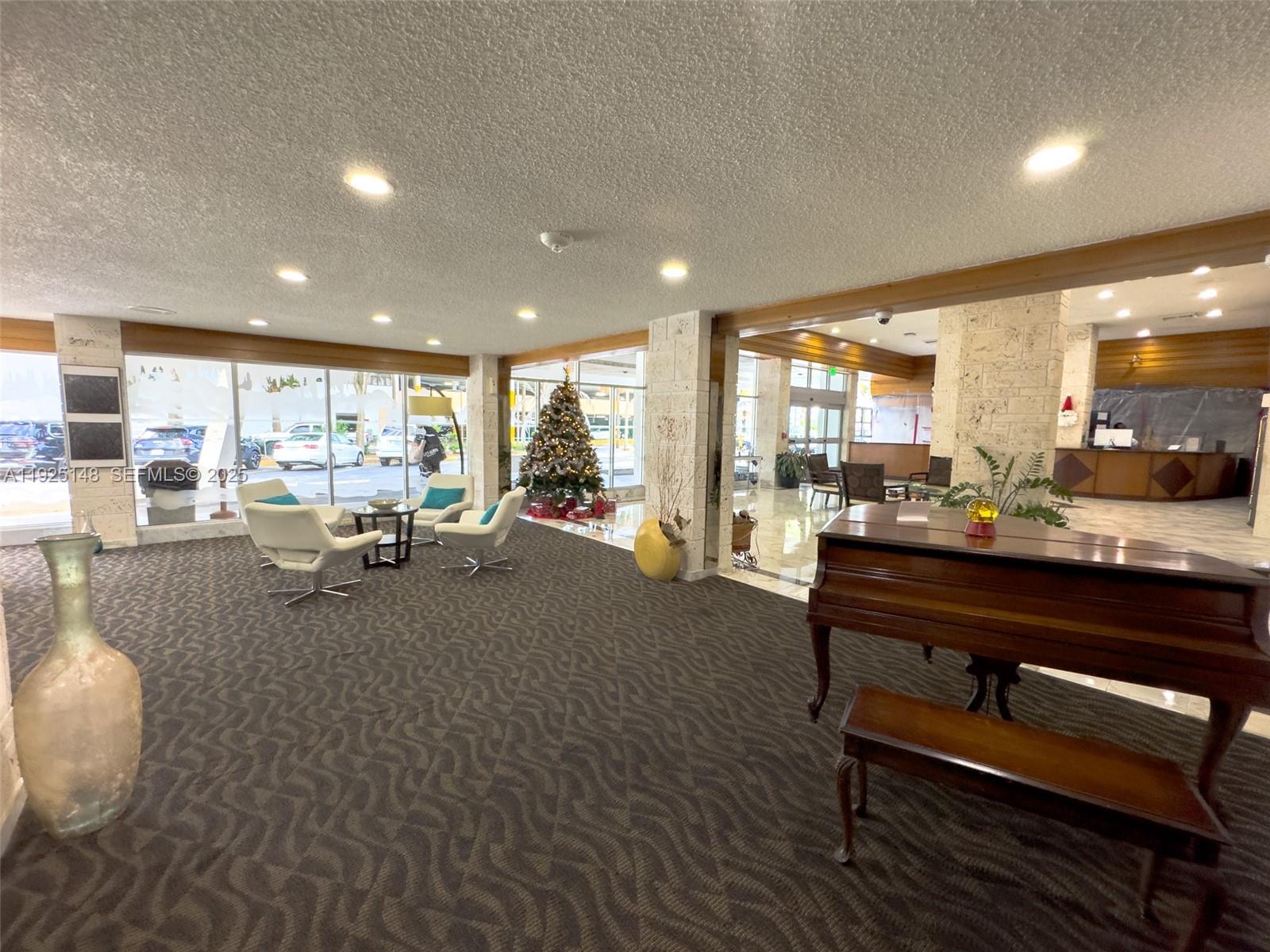 WINSTON TOWERS 500 CONDO - Residential