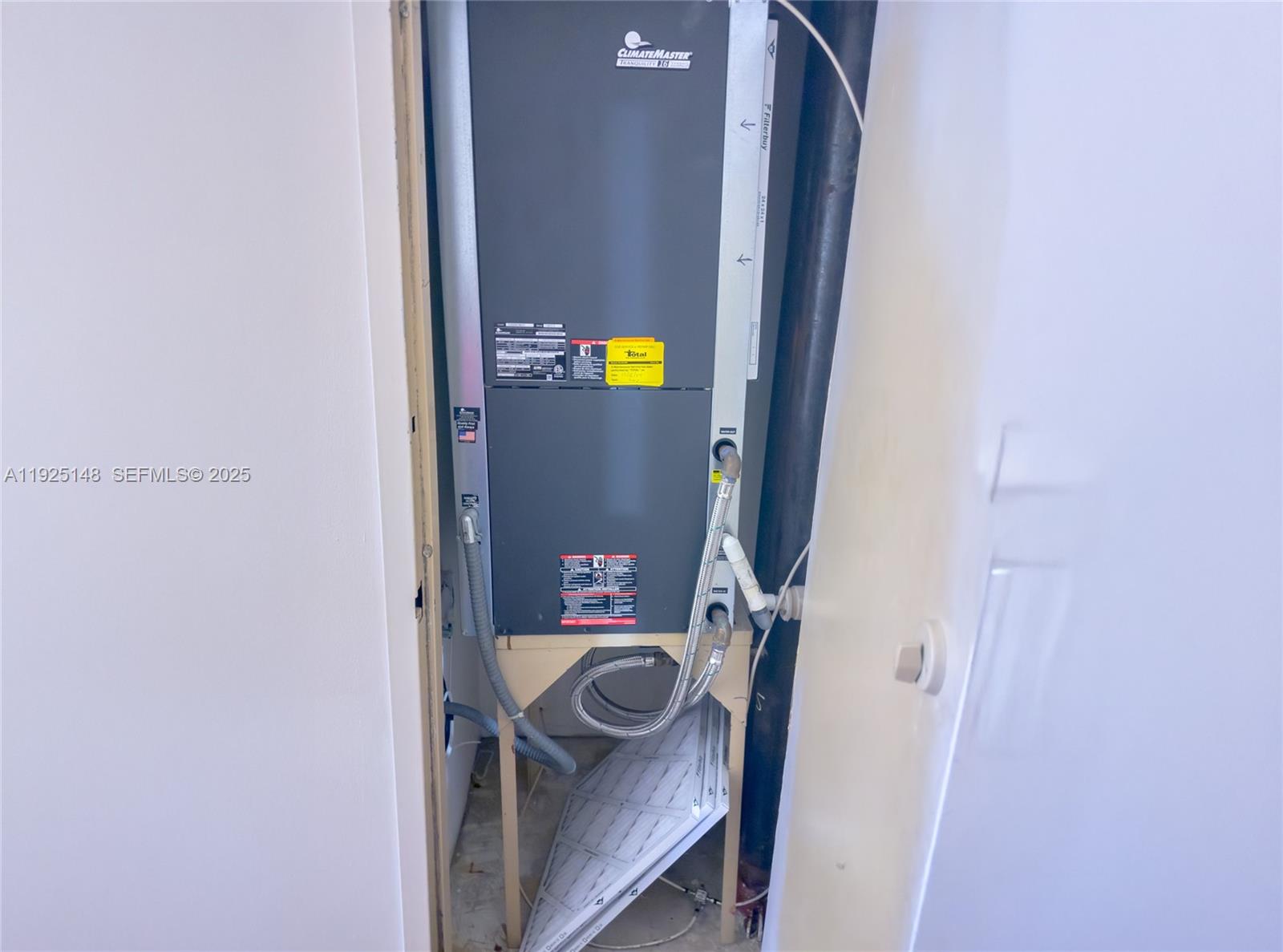 WINSTON TOWERS 500 CONDO - Residential