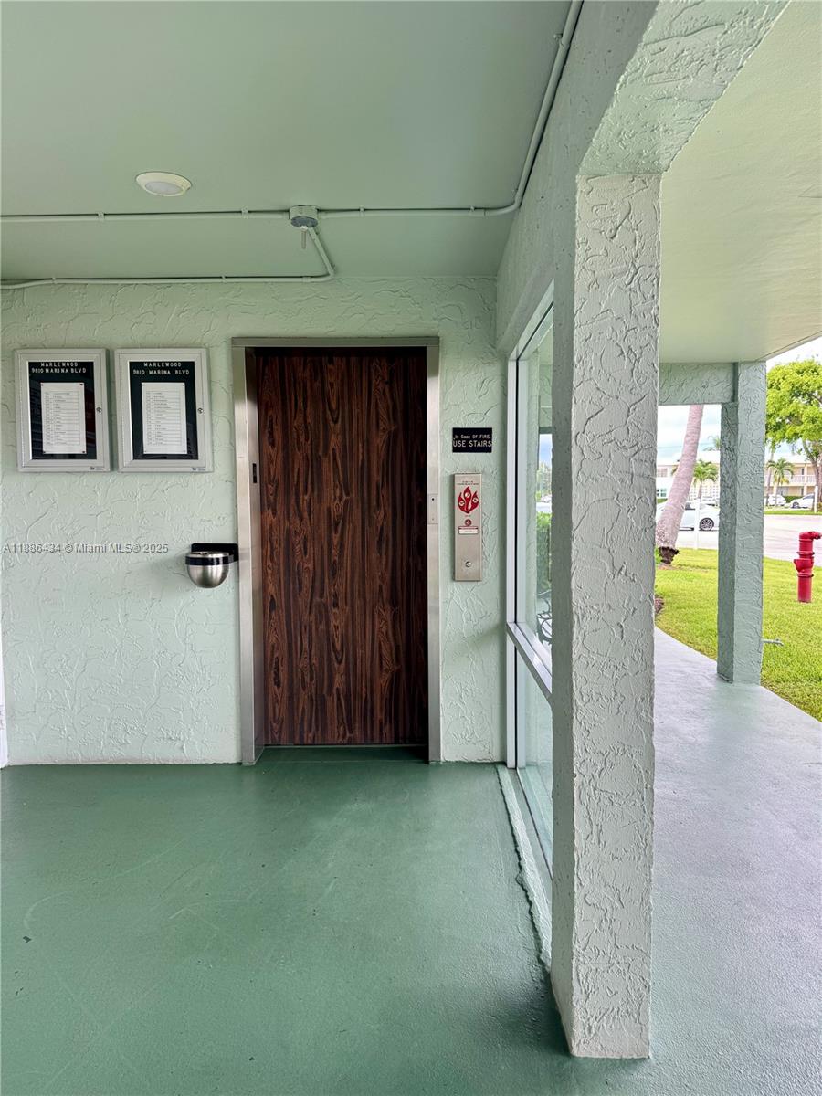 SANDALFOOT SOUTH TWO COND - Residential