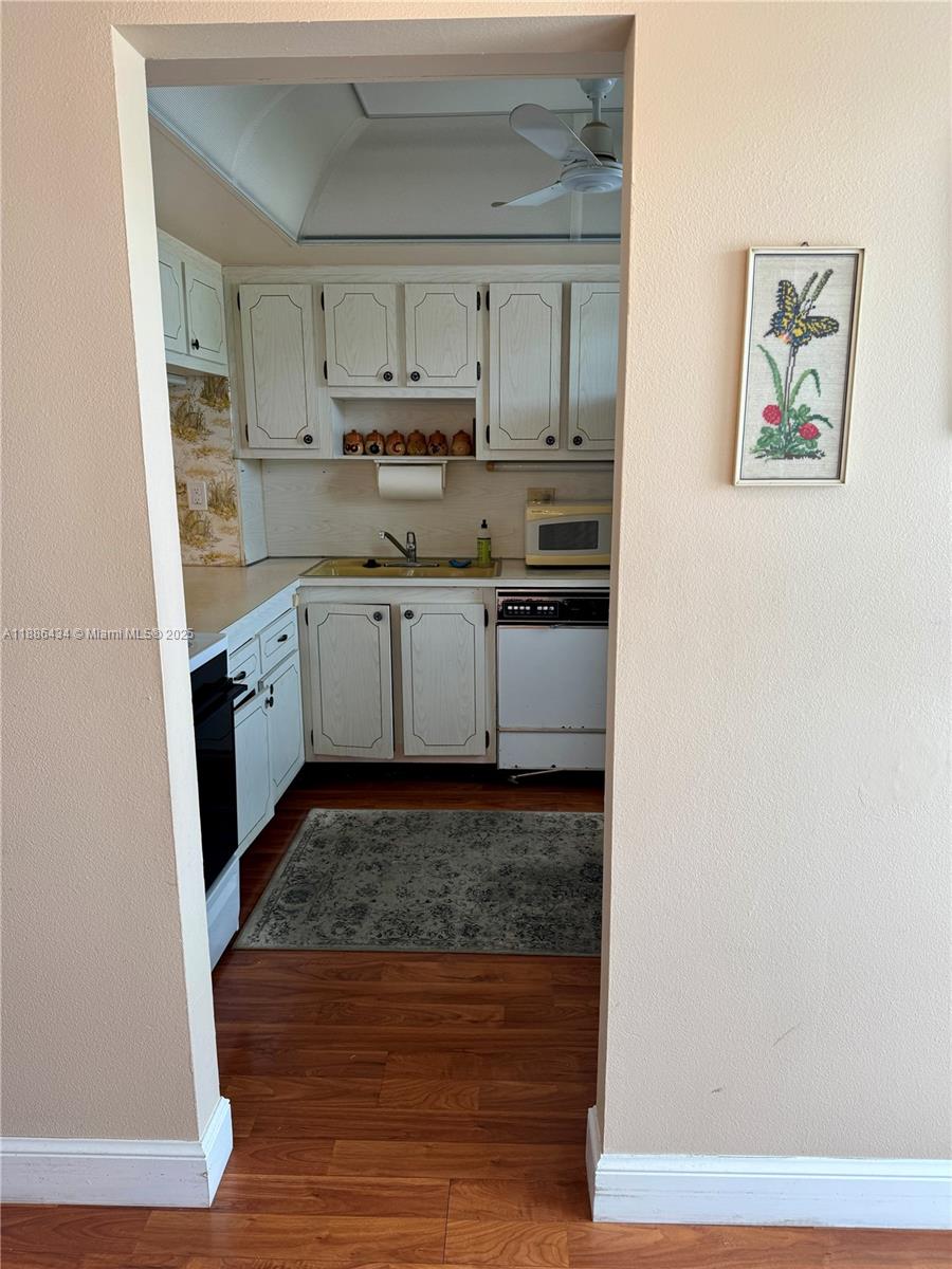 SANDALFOOT SOUTH TWO COND - Residential
