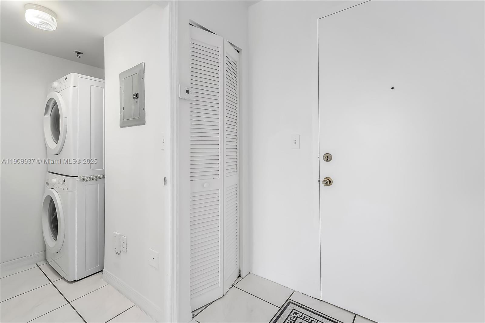 CAPOMAR CONDO - Residential Lease