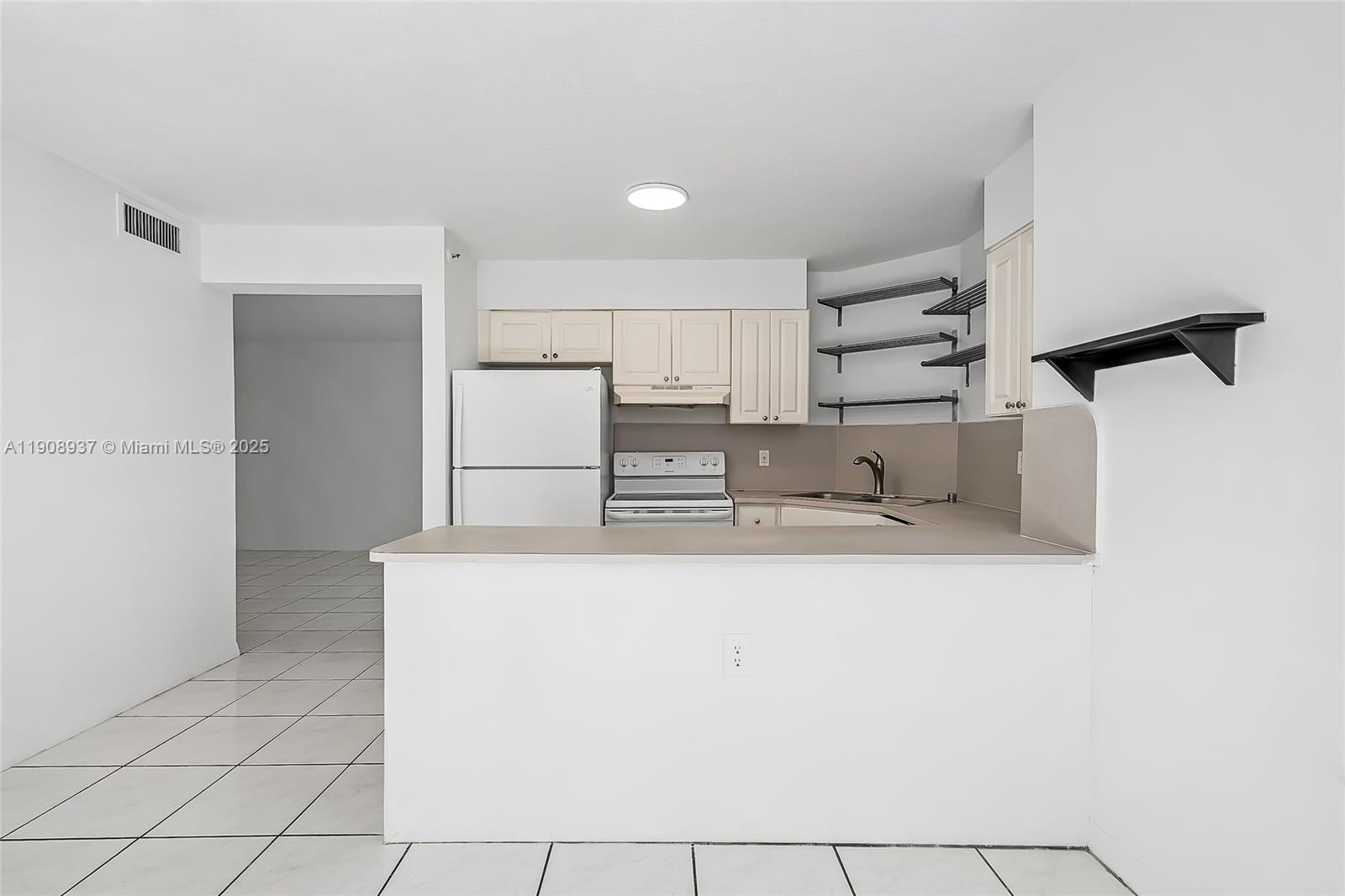 CAPOMAR CONDO - Residential Lease