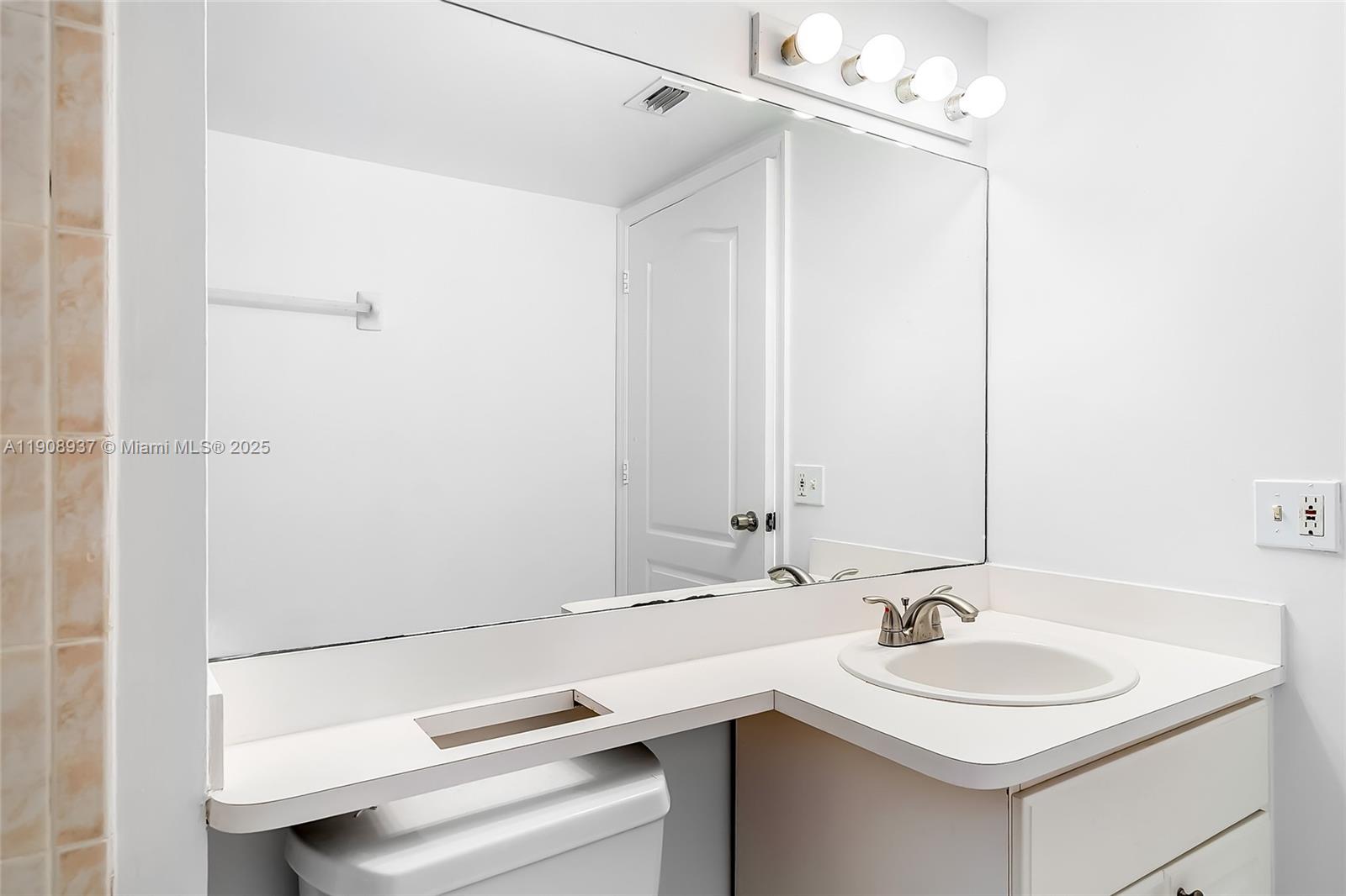 CAPOMAR CONDO - Residential Lease