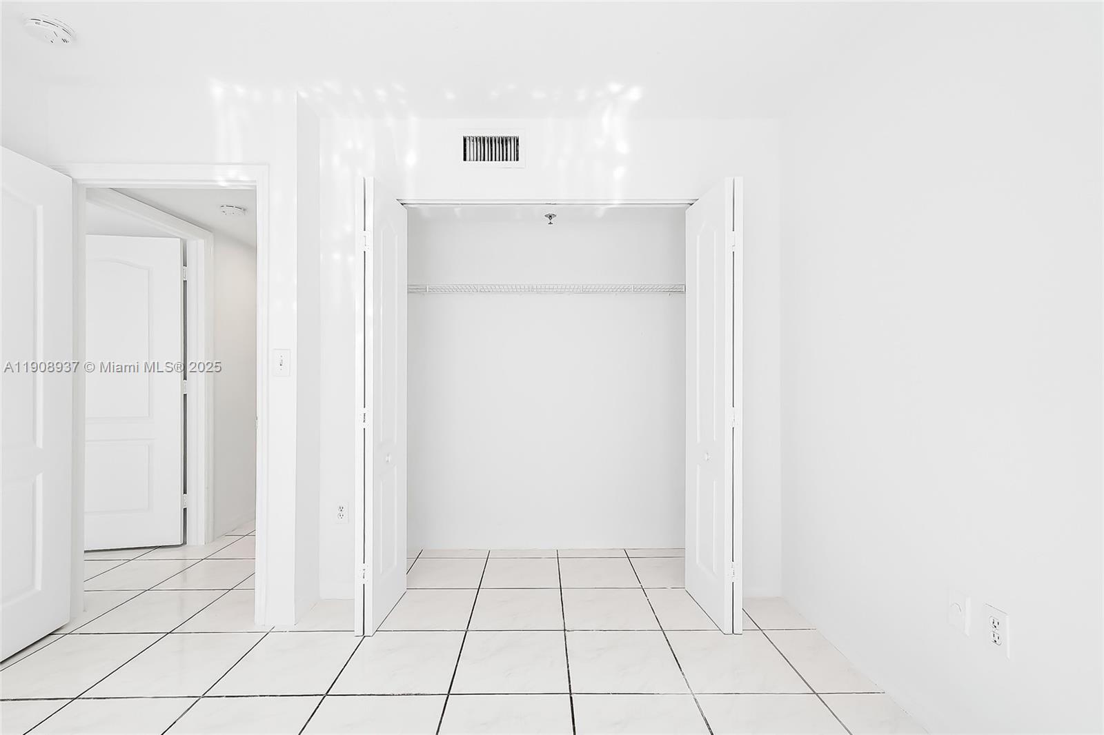 CAPOMAR CONDO - Residential Lease