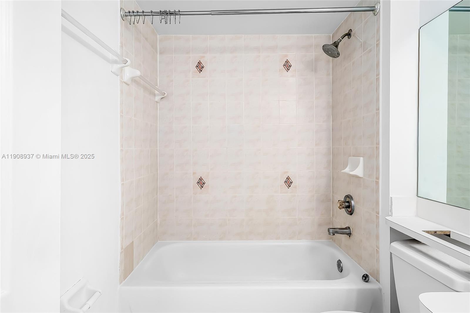 CAPOMAR CONDO - Residential Lease