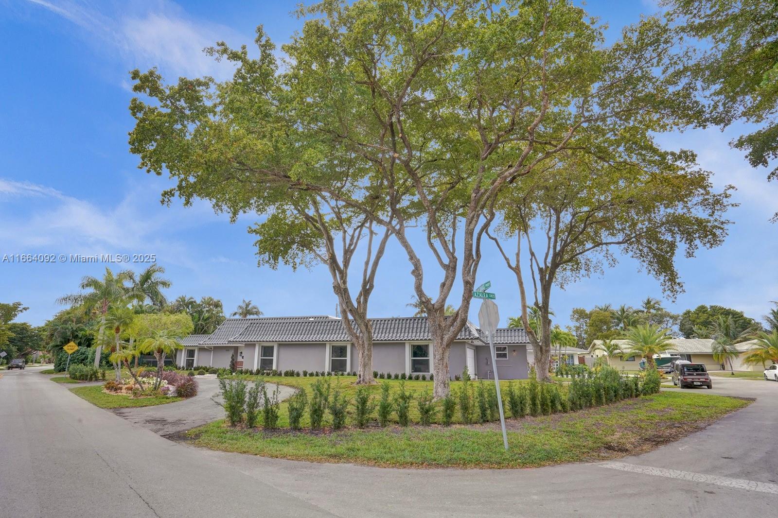 Property for Sale at 1000 Diplomat Pkwy, Hollywood, Broward County, Florida - Bedrooms: 6 
Bathrooms: 6  - $1,850,000