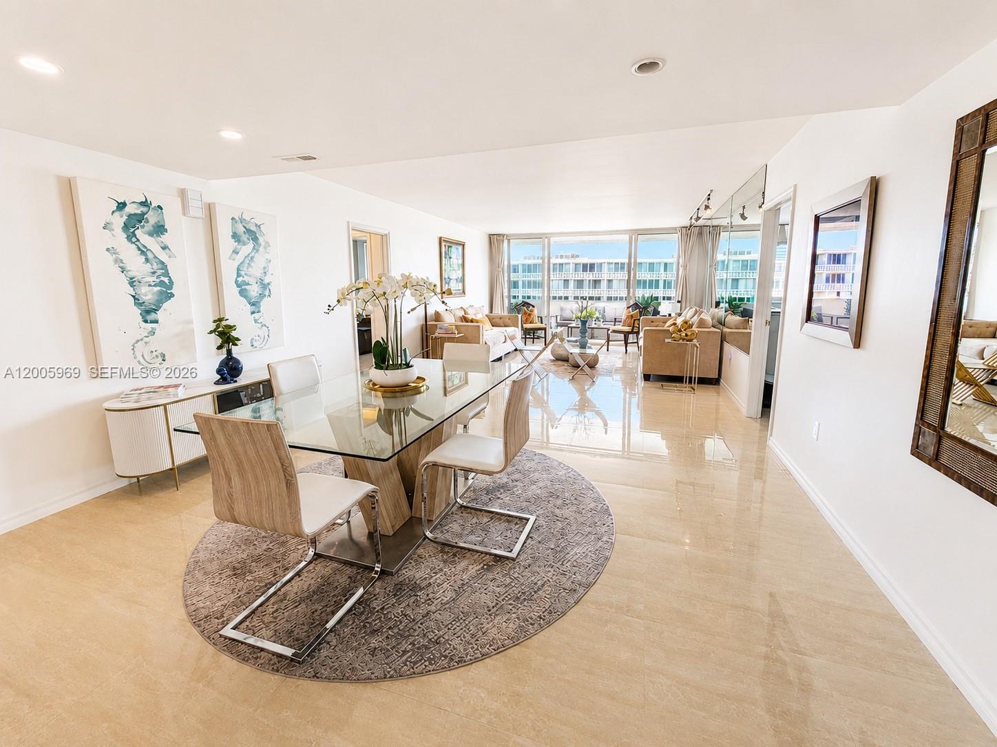 CARLYLE HOUSE CONDO - Residential