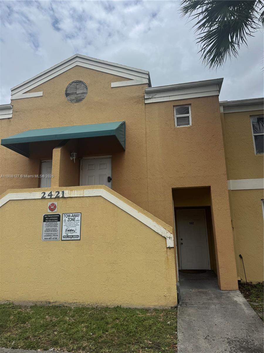 Property for Sale at 2421 Nw 56th Ave 2-202, Lauderhill, Miami-Dade County, Florida - Bedrooms: 2 
Bathrooms: 2  - $165,000