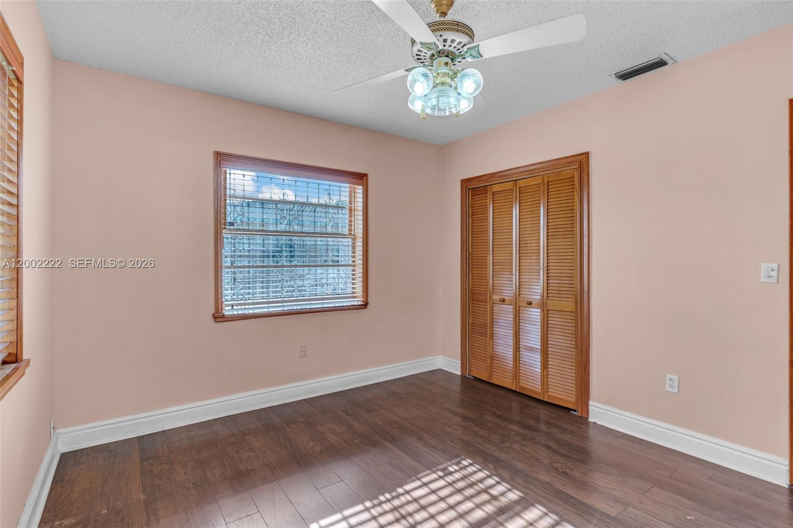 CORAL NOOK - Residential