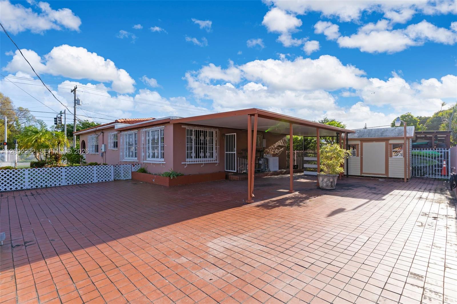 CORAL NOOK - Residential