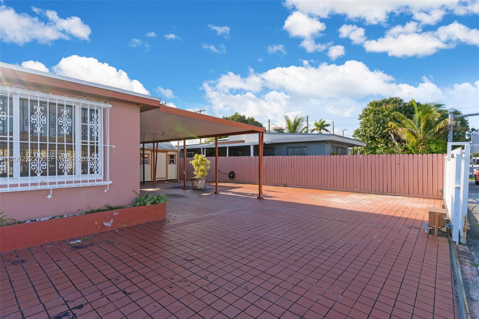 CORAL NOOK - Residential