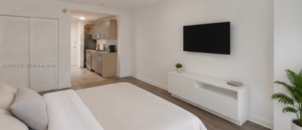 10275 Collins Ave 115