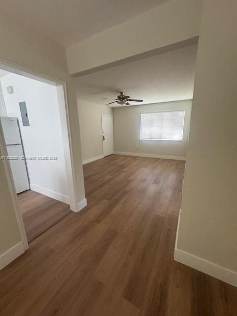 CORAL GABLES APARTMENT ON 2nd, 2 BEDROOMS, 1 BATH, BRAND NEW LAMINTAE FLOORS, BRAND NEW KITCHEN, FRASHLY PAINTED, SPACIOUS LIVING AREA, LOTS OF CLOSET SPACE. COMMUNITY LAUNDRY. WALKING DISTANCE TO CORAL GABLES LIBRARY, YOUTH CENTER & THE BILTMORE HOTEL. 10 MINUTES DRIVE TO MERRICK PARK & UM.