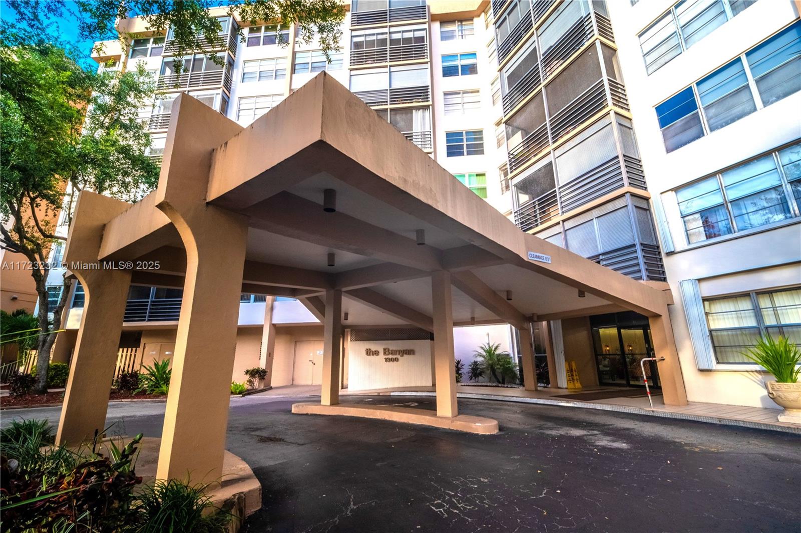 Property for Sale at 1300 Saint Charles Pl 613, Pembroke Pines, Miami-Dade County, Florida - Bedrooms: 1 
Bathrooms: 2  - $125,000