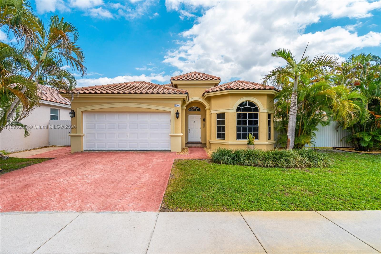 Beautifully updated home in the exclusive neighborhood of Vizcaya in West Miramar centrally located near Vizcaya
park, major highways, and great schools with 3 residential gate entrances. The home features a 2-car garage, an
open floor plan, updated bathrooms, appliances, and a large fenced-in back yard with additional side yard space
that can be used as extra parking or storage. Lawn maintenance is included in the rent.