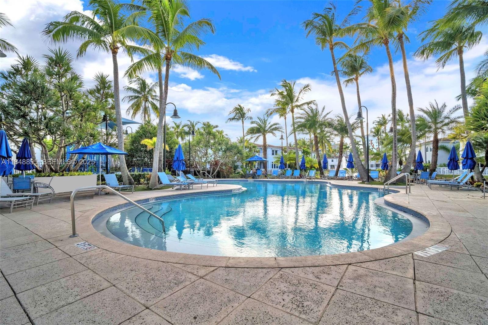 AVENTURA LAKES - PHASE II - Residential