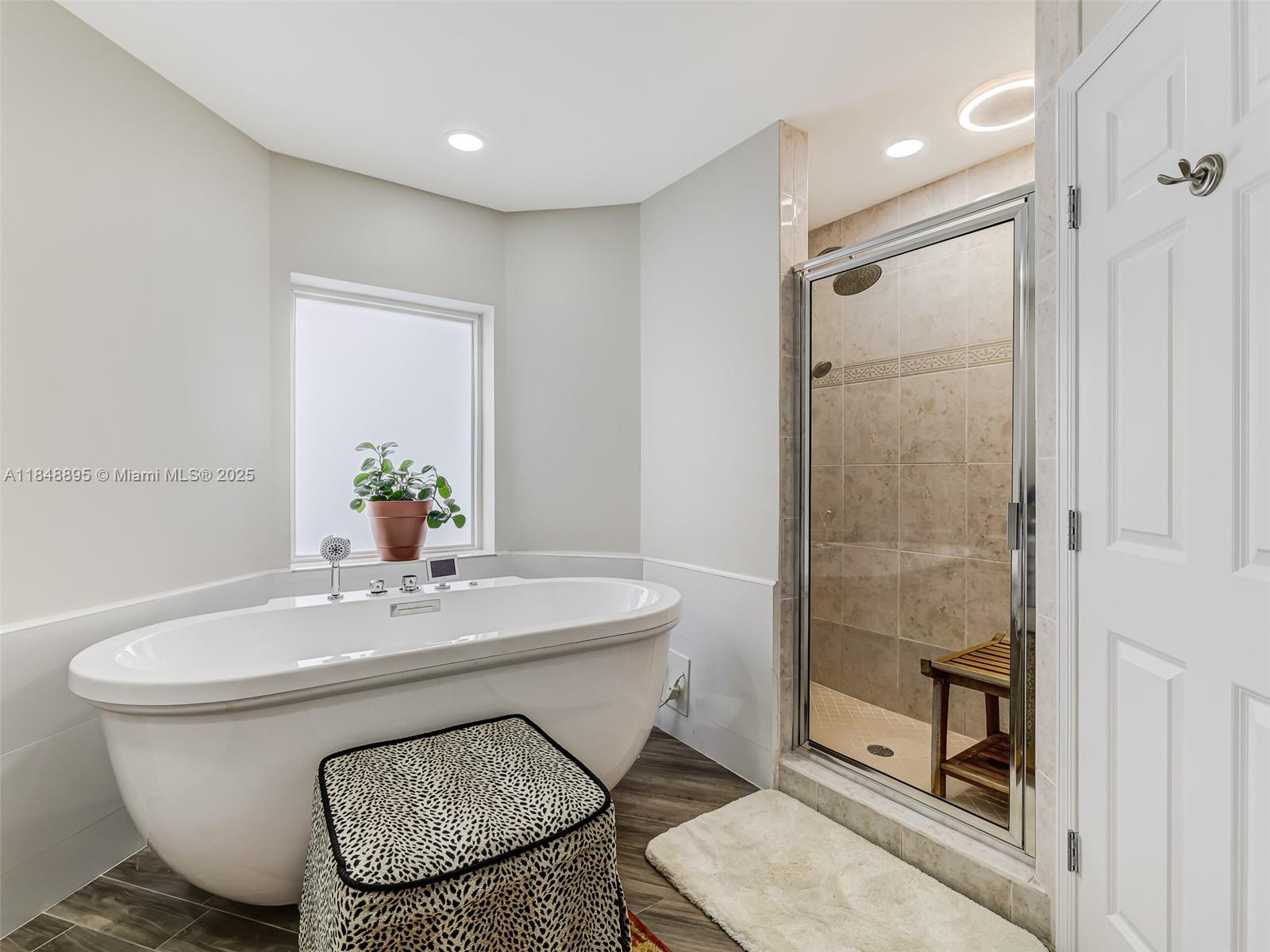 AVENTURA LAKES - PHASE II - Residential