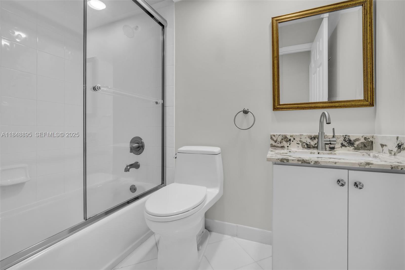 AVENTURA LAKES - PHASE II - Residential