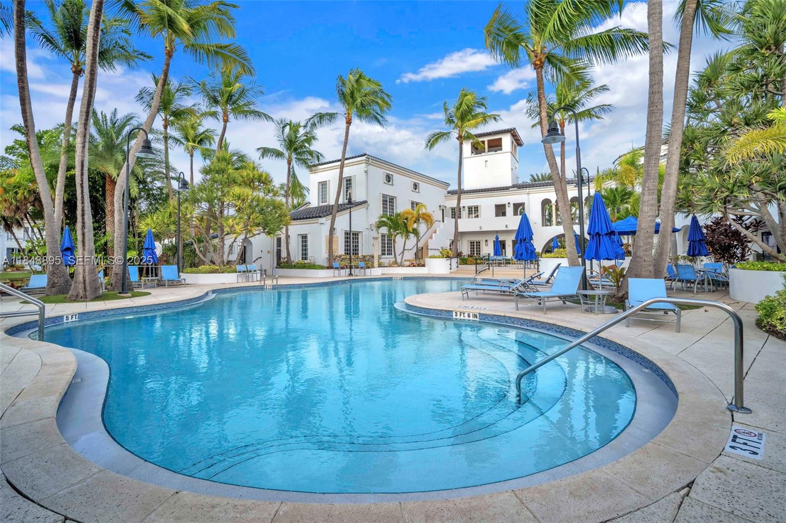 AVENTURA LAKES - PHASE II - Residential