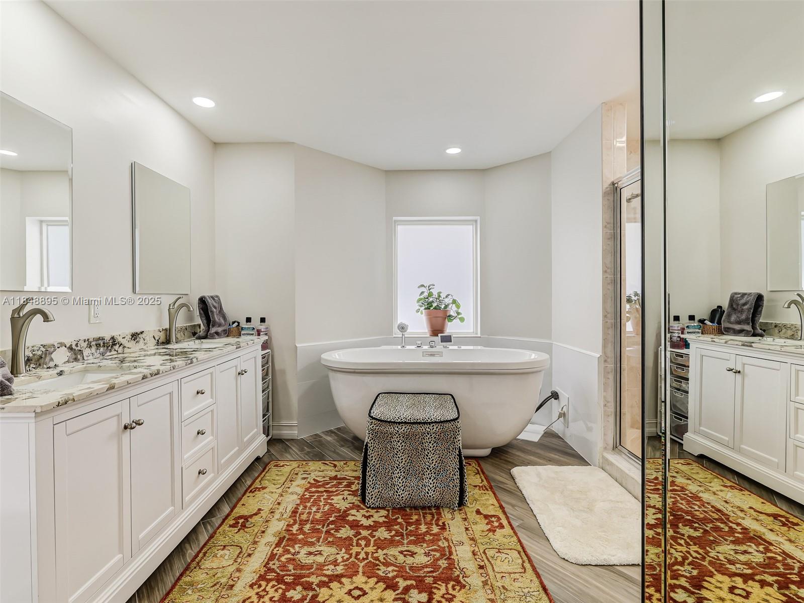 AVENTURA LAKES - PHASE II - Residential