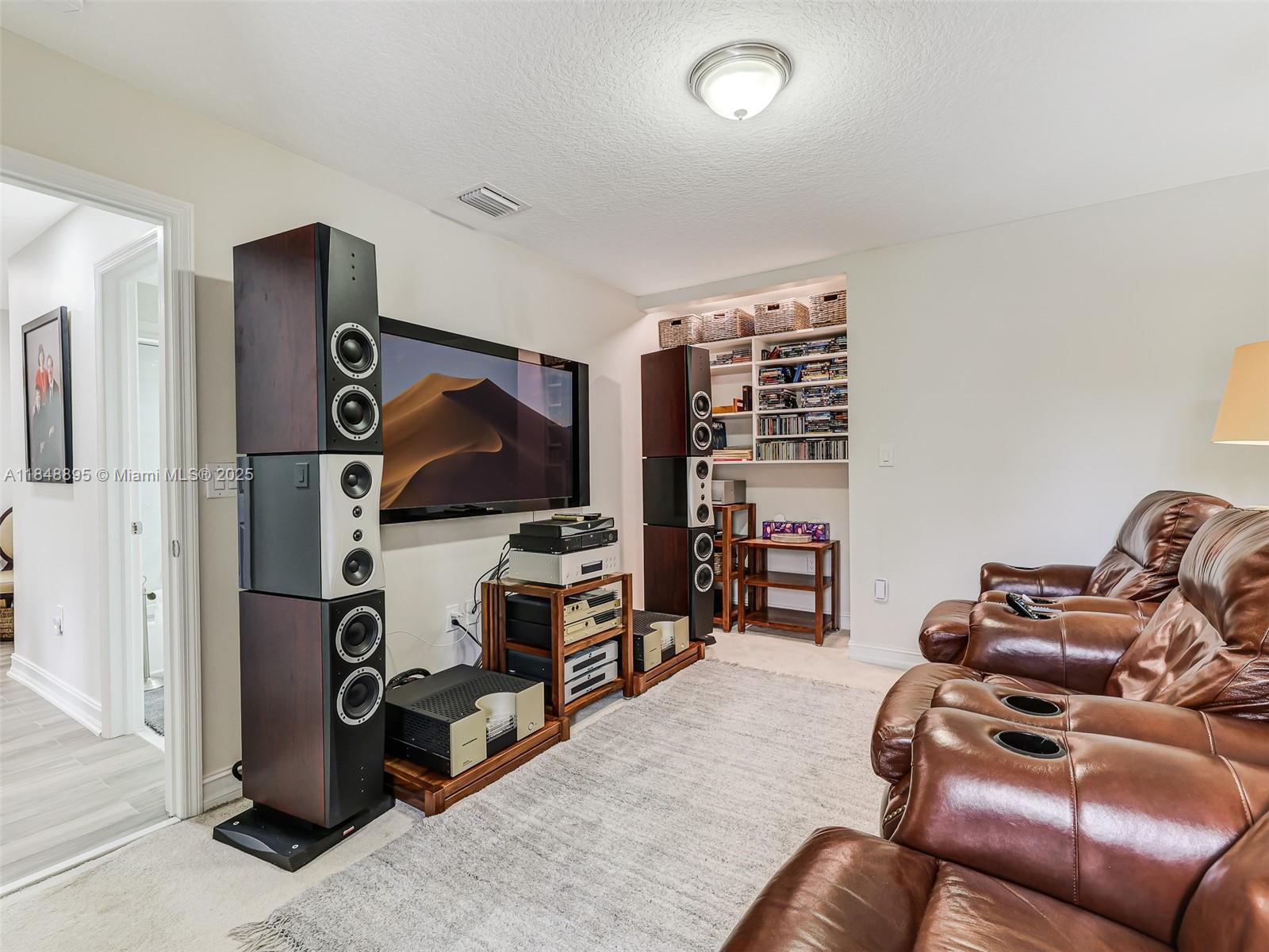 AVENTURA LAKES - PHASE II - Residential