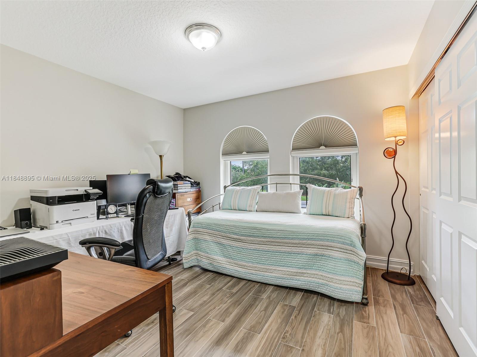 AVENTURA LAKES - PHASE II - Residential