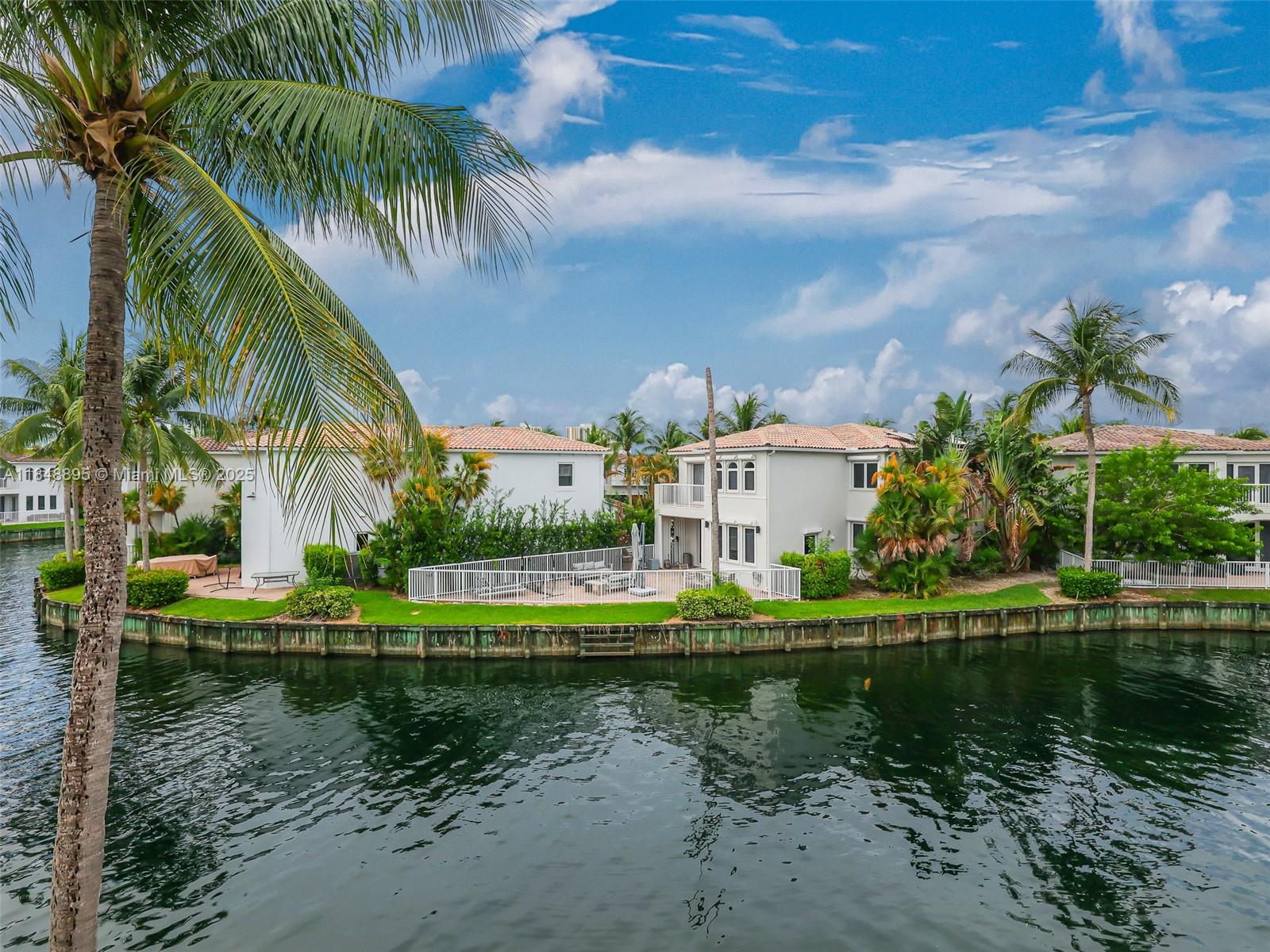 AVENTURA LAKES - PHASE II - Residential