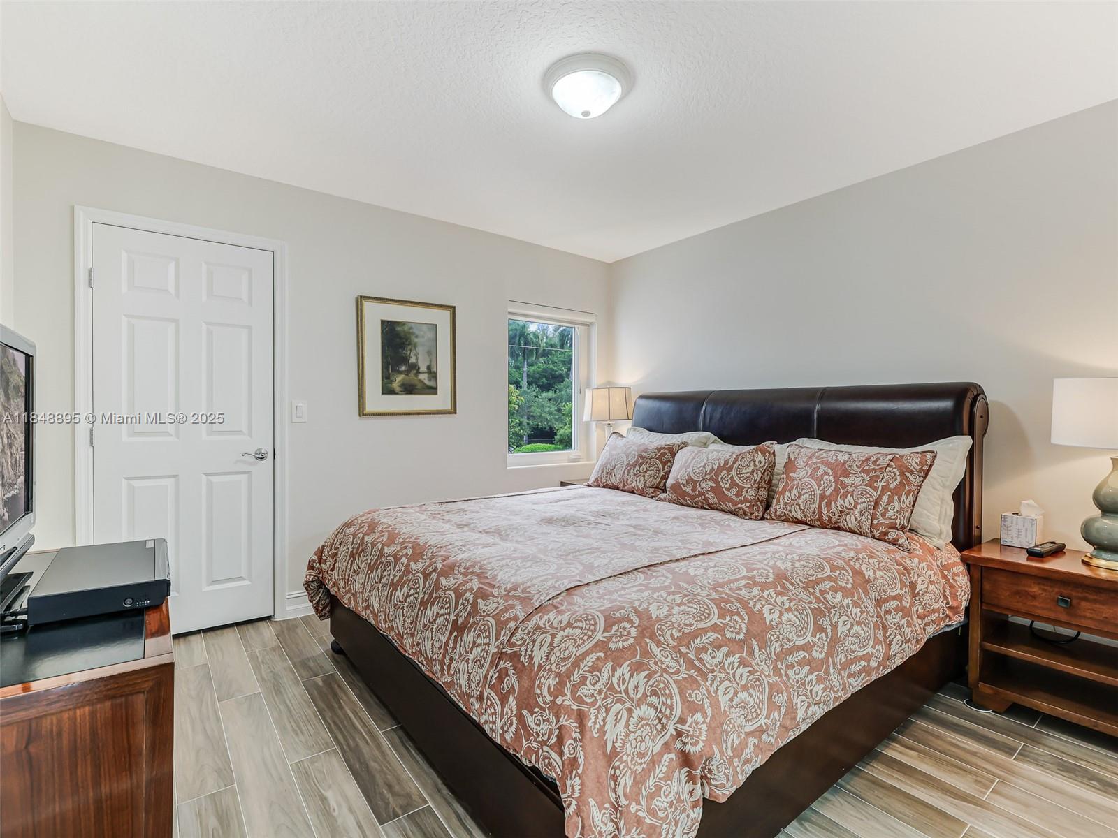 AVENTURA LAKES - PHASE II - Residential