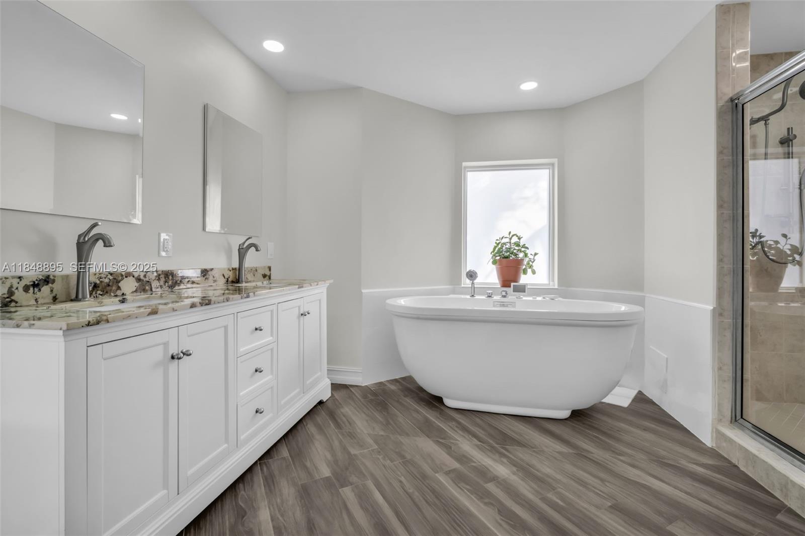 AVENTURA LAKES - PHASE II - Residential