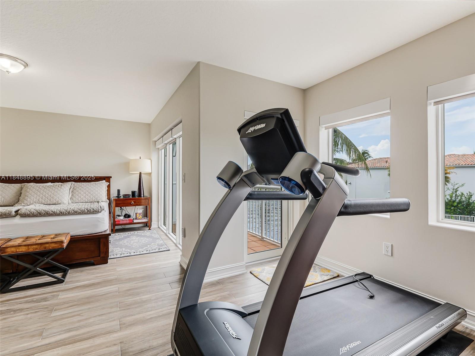 AVENTURA LAKES - PHASE II - Residential