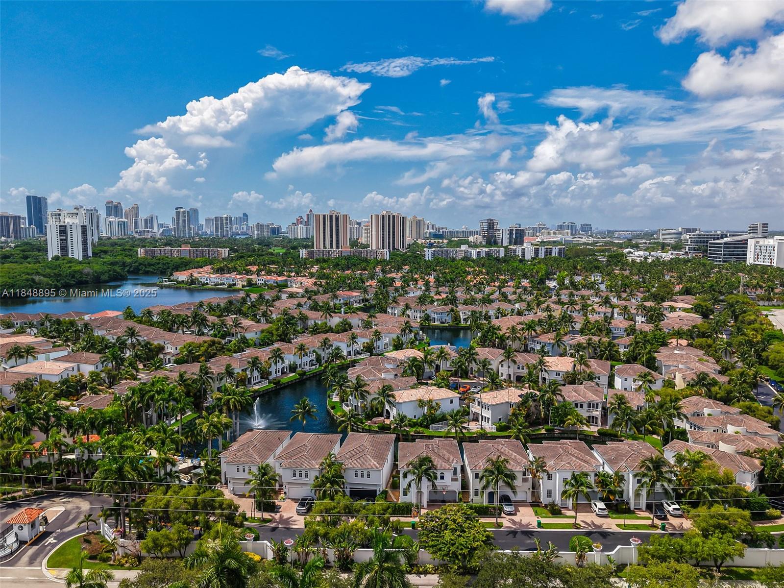 AVENTURA LAKES - PHASE II - Residential