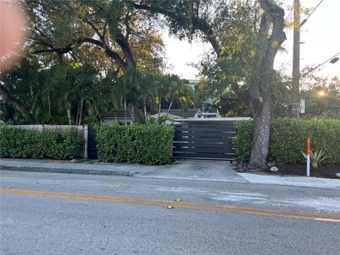 Photo of 701 SW 9th Ave, Fort Lauderdale, FL 33315 (MLS # A11911632)