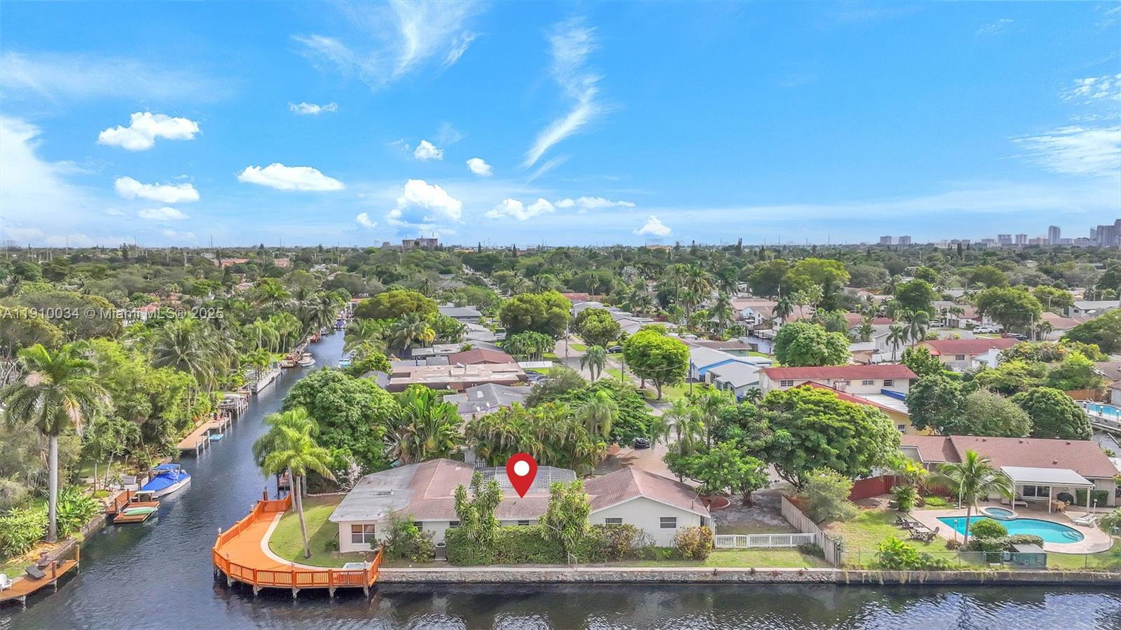 HOLLYWOOD ISLES - Residential