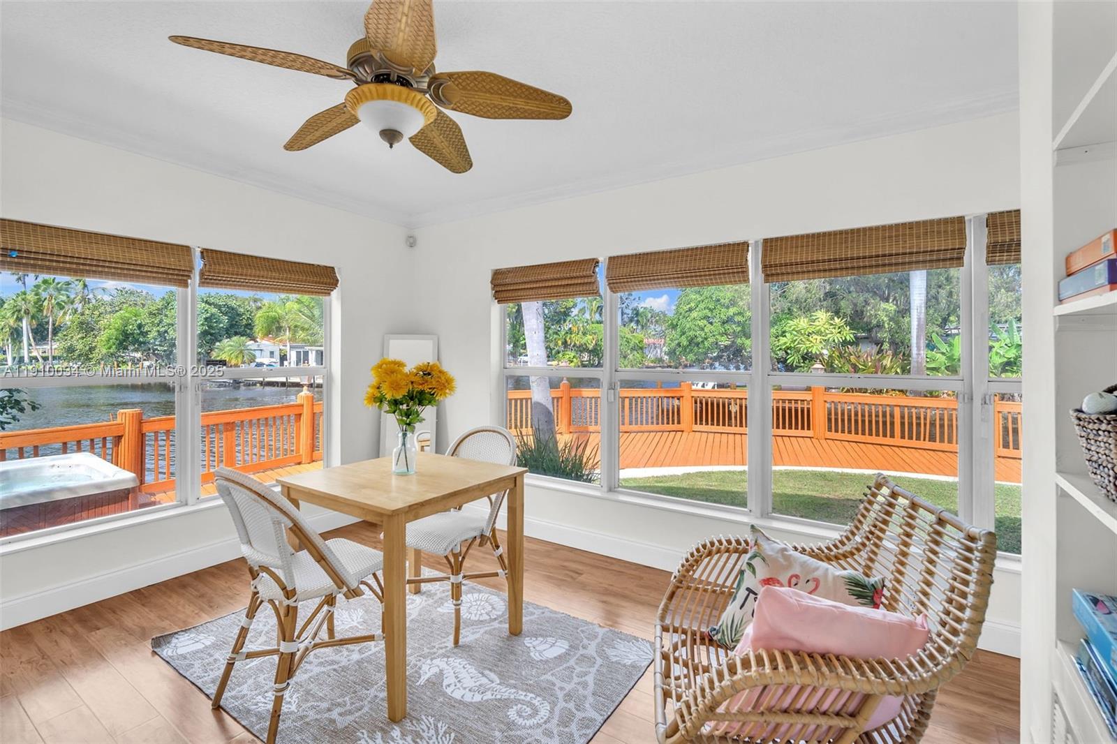 HOLLYWOOD ISLES - Residential