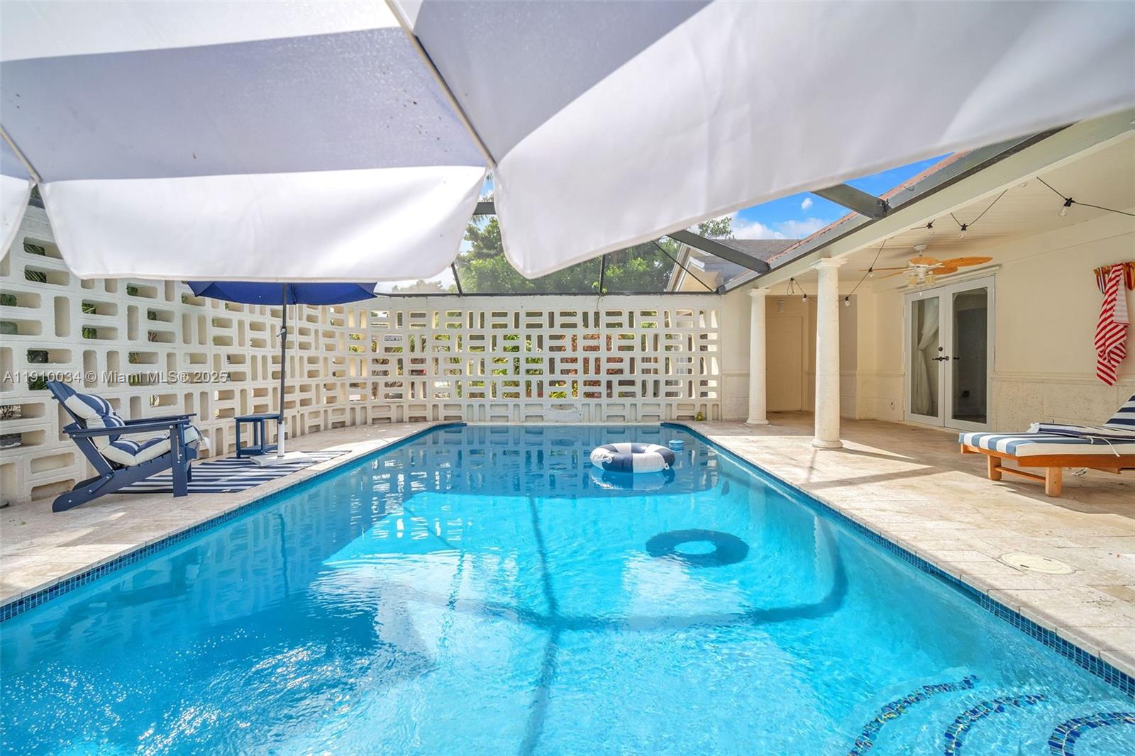 HOLLYWOOD ISLES - Residential