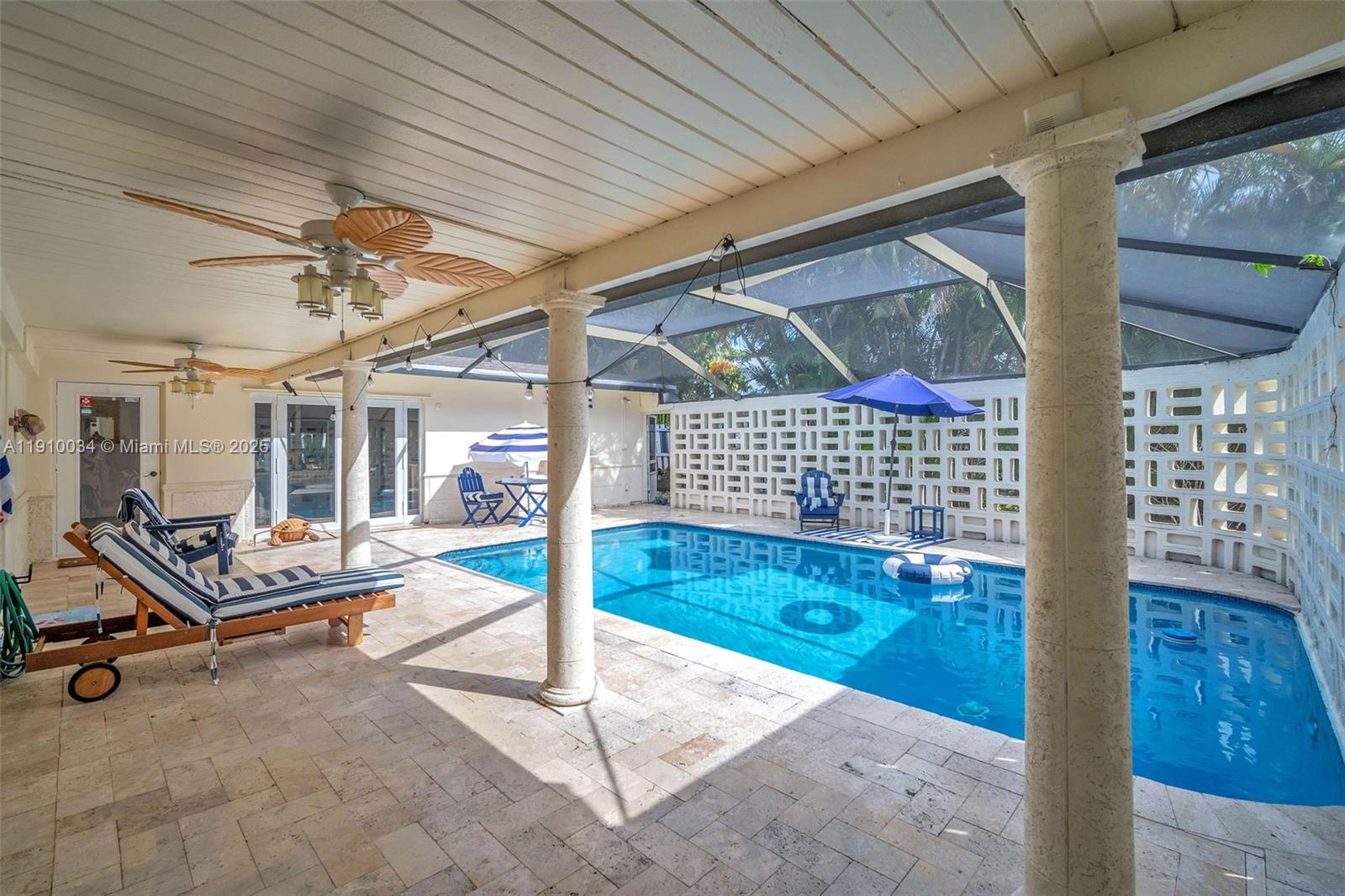 HOLLYWOOD ISLES - Residential