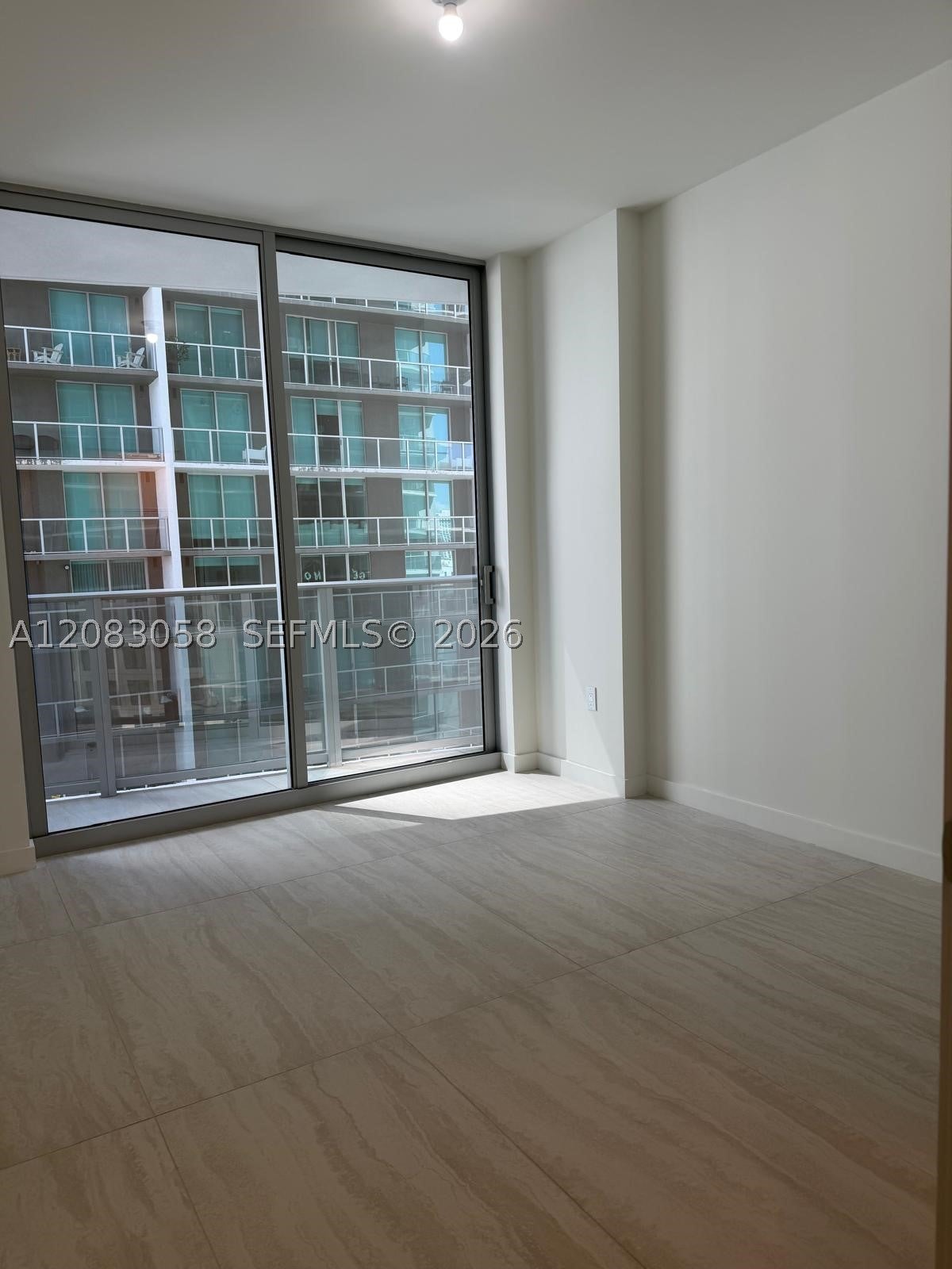 77 SE 5TH 1611