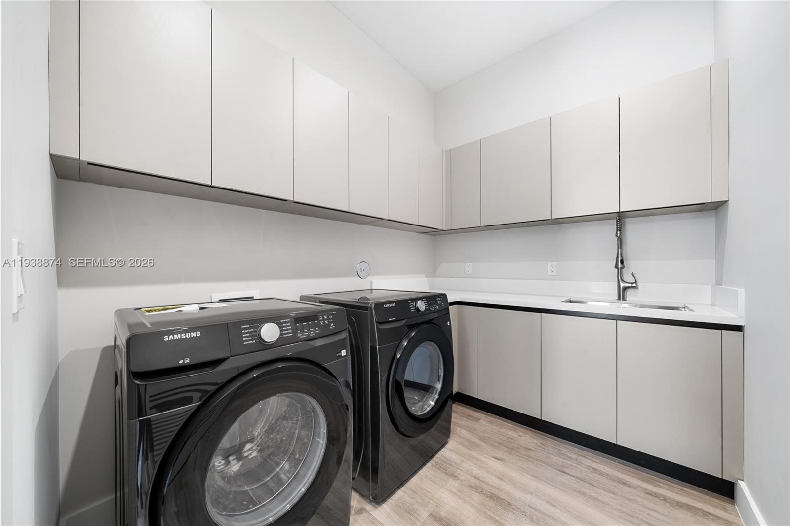 RIO VISTA C J HECTORS RES - Residential