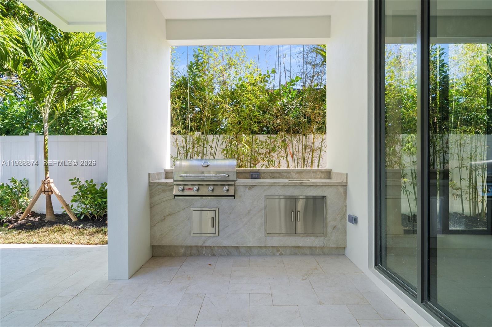 RIO VISTA C J HECTORS RES - Residential