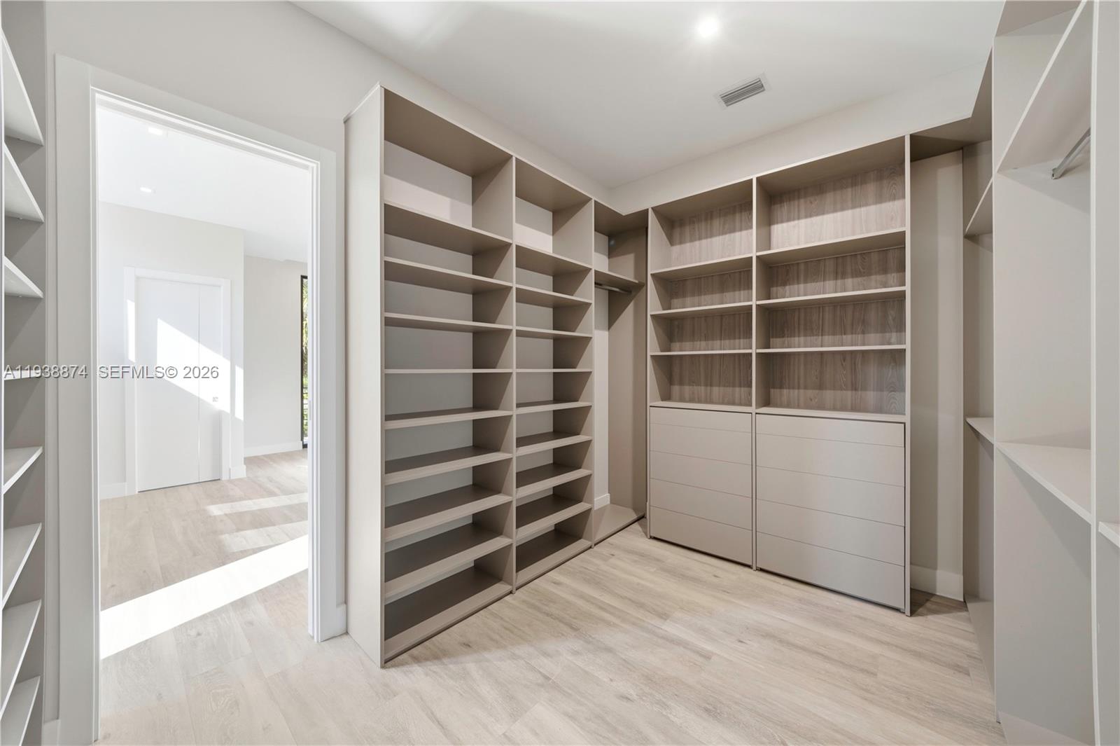 RIO VISTA C J HECTORS RES - Residential