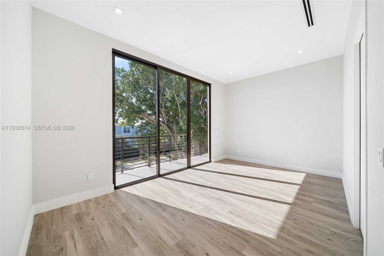 RIO VISTA C J HECTORS RES - Residential