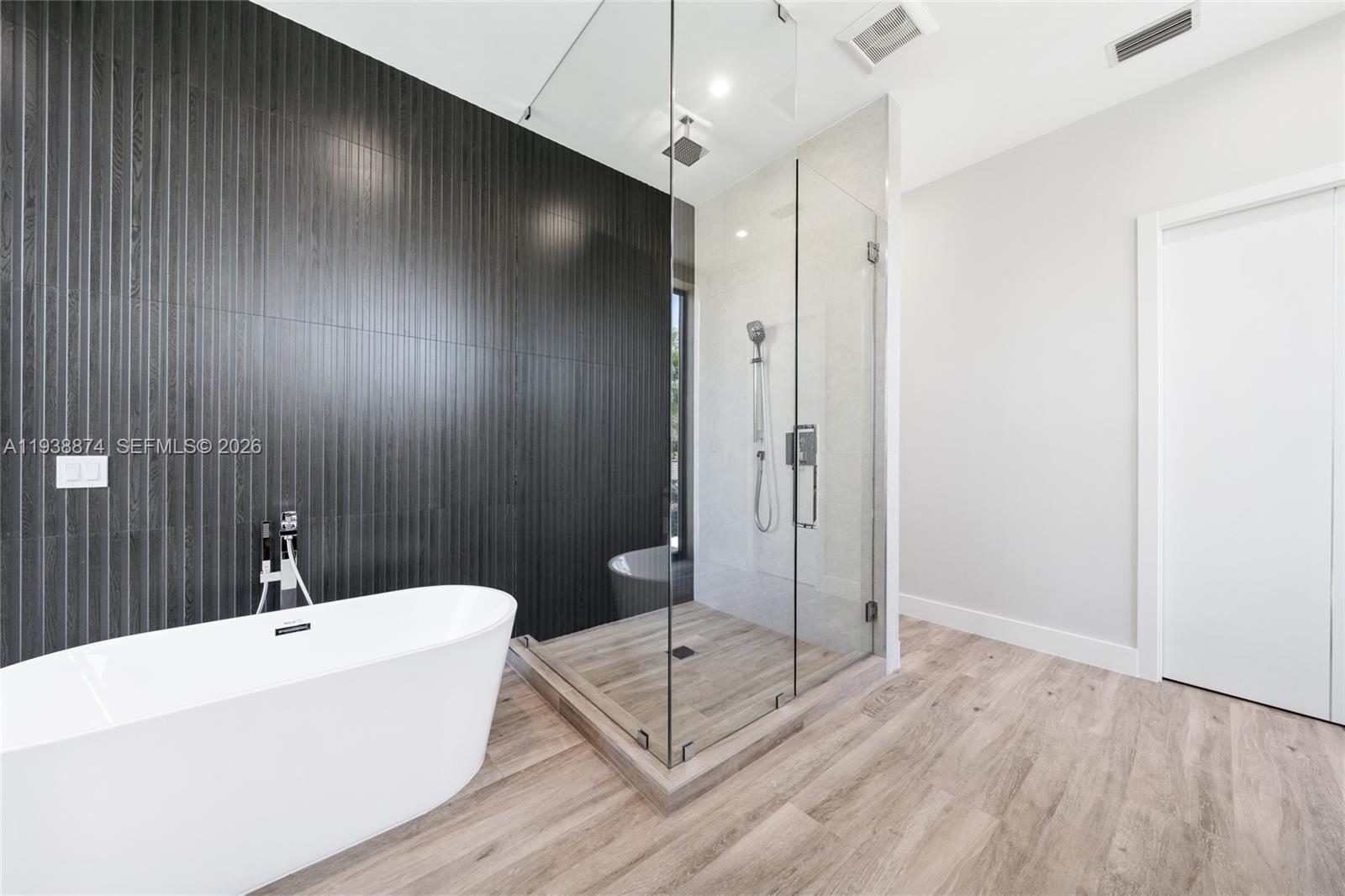 RIO VISTA C J HECTORS RES - Residential