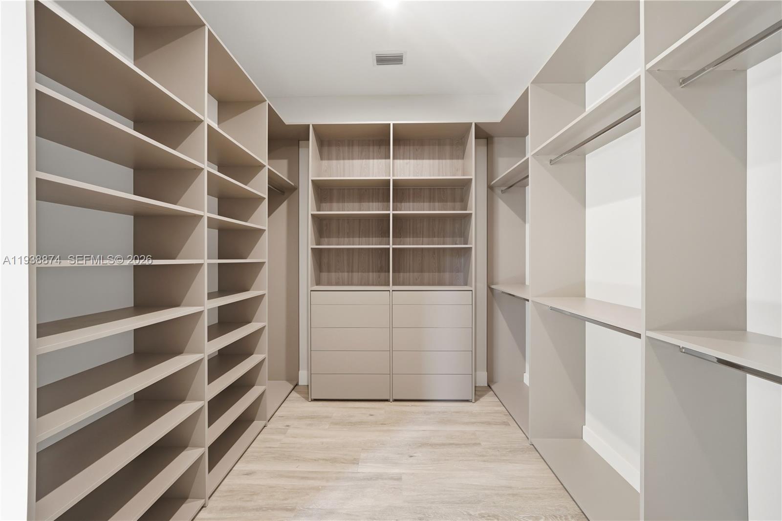 RIO VISTA C J HECTORS RES - Residential