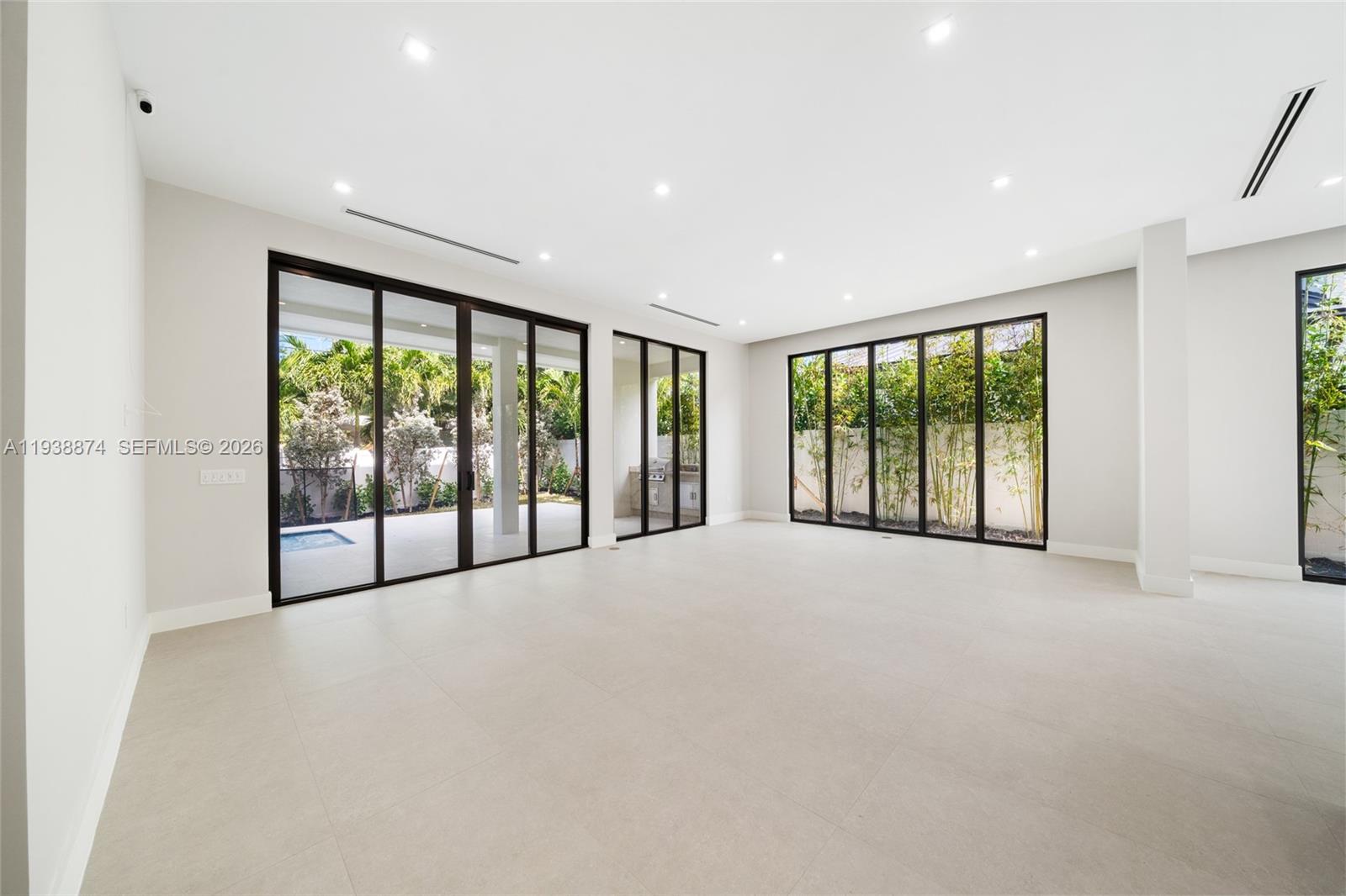 RIO VISTA C J HECTORS RES - Residential