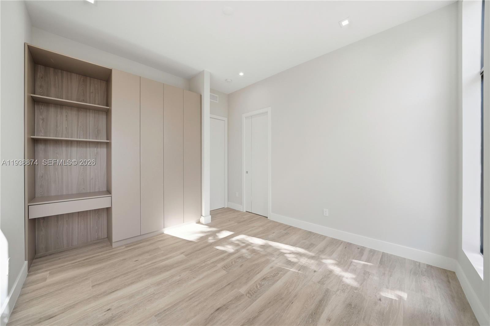 RIO VISTA C J HECTORS RES - Residential