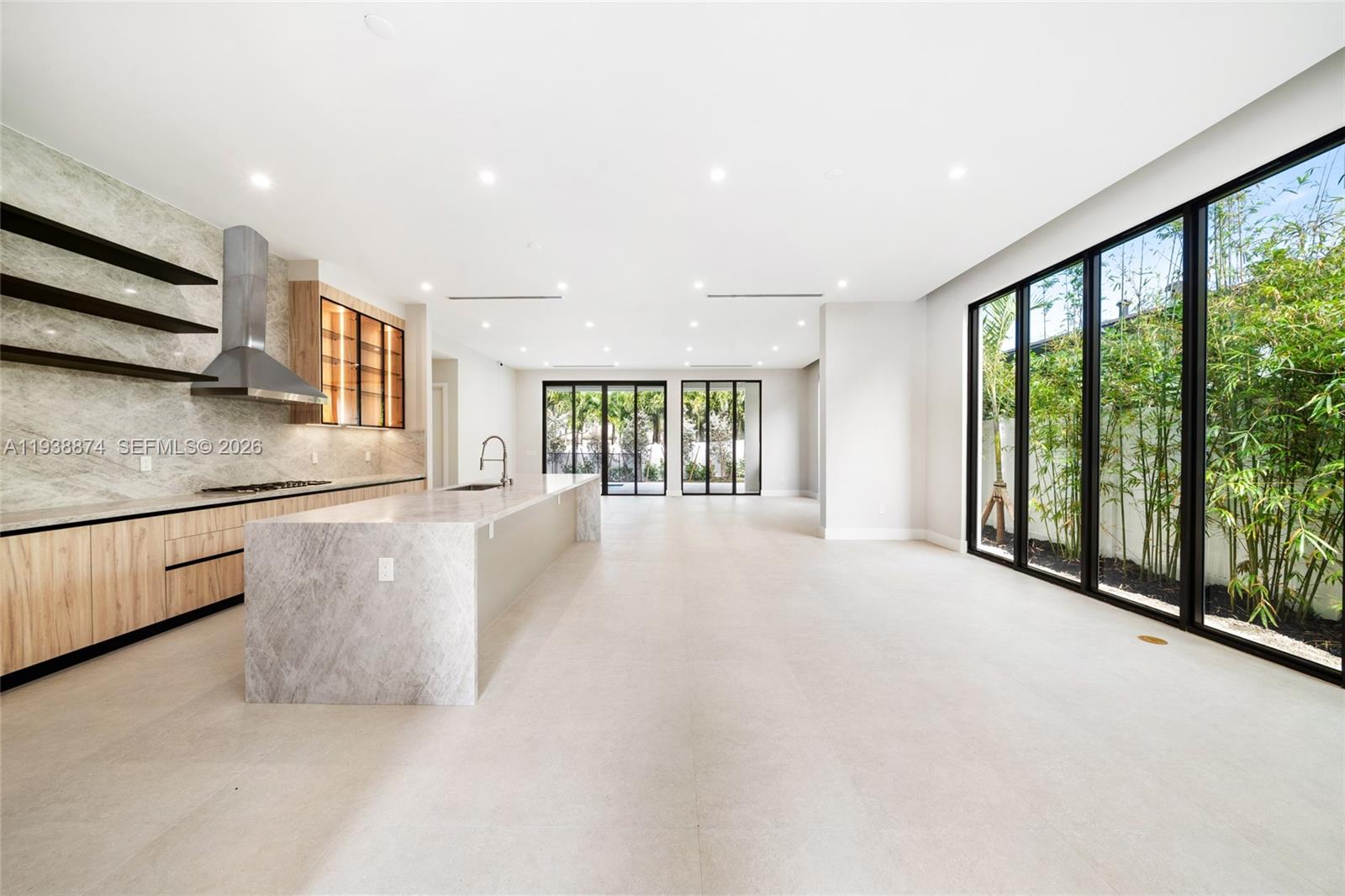 RIO VISTA C J HECTORS RES - Residential