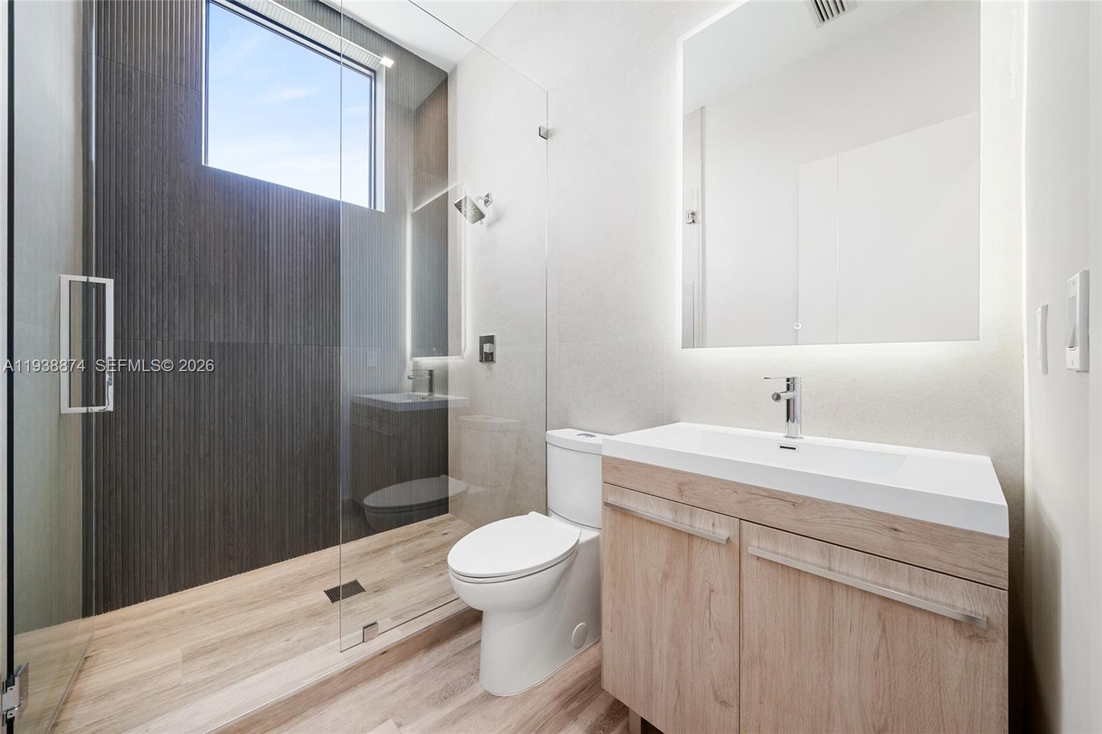 RIO VISTA C J HECTORS RES - Residential