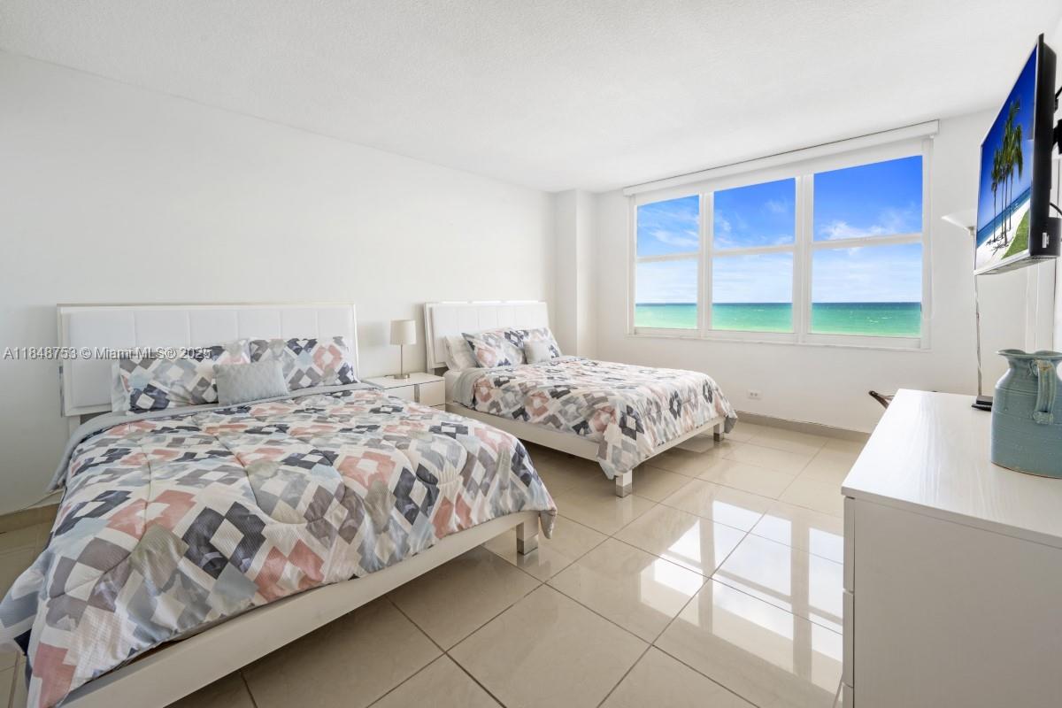 5601 Collins Ave 511